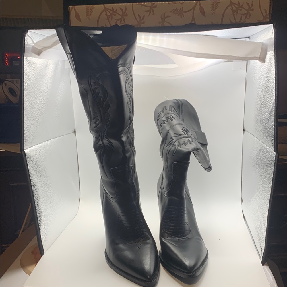 Black Heeled Boots with high Heel and Knee-High Design